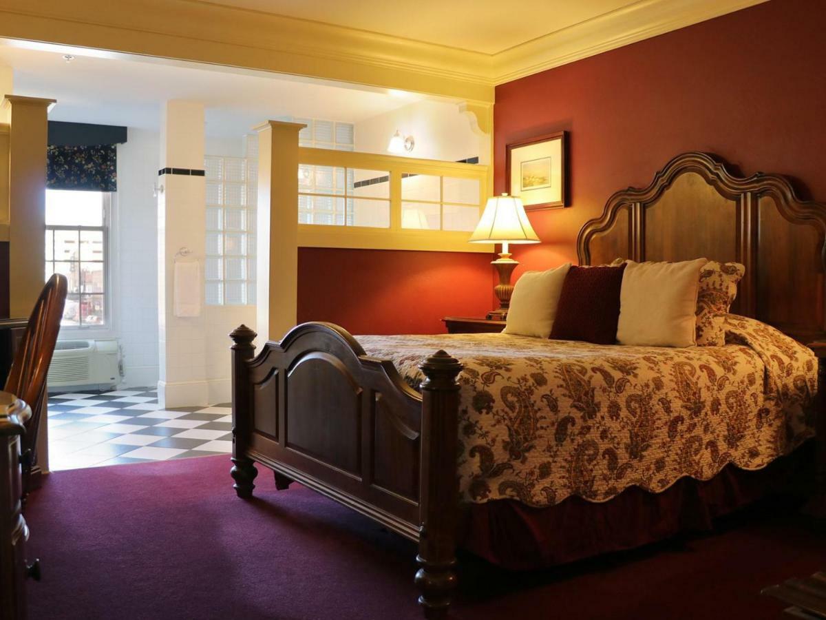 Saint Brendan'S Inn Green Bay Quarto foto